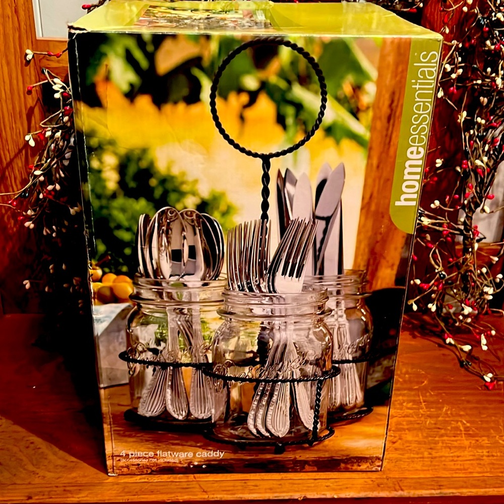 NWT 4 piece flatware caddy, beautiful!